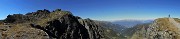 42 Rifugio Benigni (2222 m) vista verso la Valtellina e le Alpi